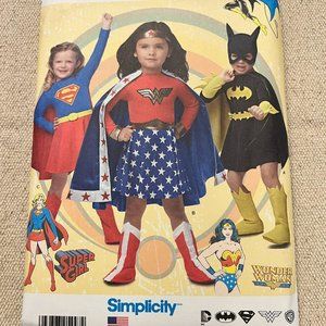 Simplicity R11565 Wonder Woman, Supergirl, Batgirl COSTUMES Sz 3-8 Pattern 1035